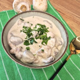 Pui cu ciuperci și smântână