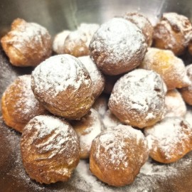 Gogoși cu gem și smântână