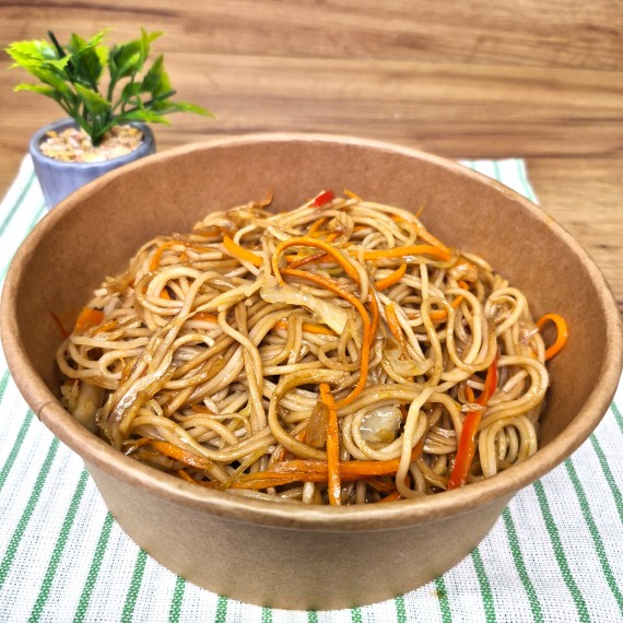 Noodles wok cu legume proaspete