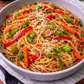 Noodles wok cu legume proaspete