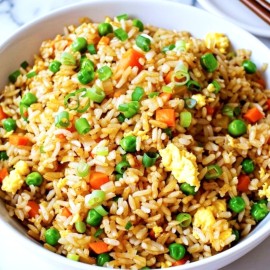 Orez chinezesc cu carne de vită tocată