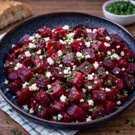 Salată de sfeclă roșie cu hrean